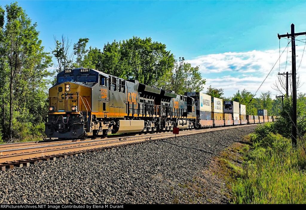 CSX 3329 on Q-163